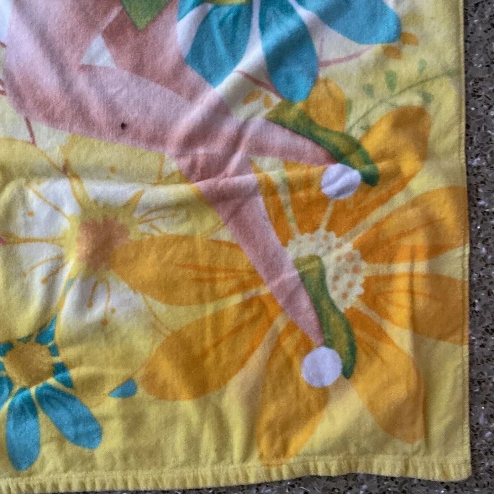 Disney‎ Beach Towel Yellow Tinker Bell Floral Daisy Peter Pan Fairy Disney Store
